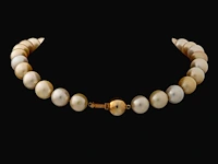 A jka köhle pastel pearl necklace, 14ct gold clasp, l 47 cm - afbeelding 2 van  4