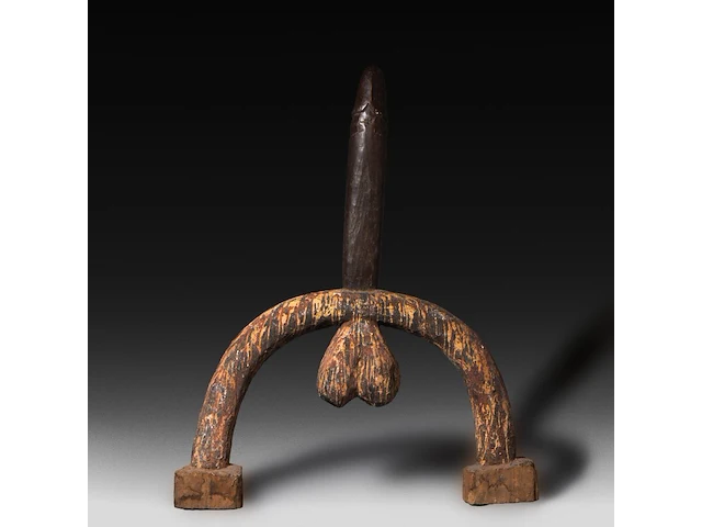 A large african tribal voodoo cult wooden phallus 94 x 78 cm. (37.00 x 30.71 in.) - afbeelding 2 van  4