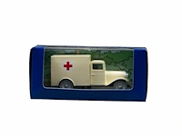 A large and interesting collection of 69 tintin small-scale model cars, edition by moulinscart, 2003-05 - afbeelding 9 van  69