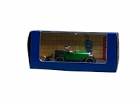 A large and interesting collection of 69 tintin small-scale model cars, edition by moulinscart, 2003-05 - afbeelding 25 van  69
