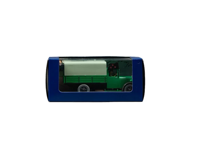 A large and interesting collection of 69 tintin small-scale model cars, edition by moulinscart, 2003-05 - afbeelding 41 van  69