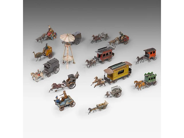 A large and interesting collection of vintage metal chariot toys, interwar period (15 pieces in total) - afbeelding 1 van  9