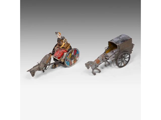 A large and interesting collection of vintage metal chariot toys, interwar period (15 pieces in total) - afbeelding 3 van  9