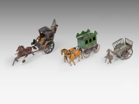 A large and interesting collection of vintage metal chariot toys, interwar period (15 pieces in total) - afbeelding 7 van  9