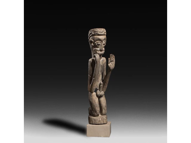 A large borneo hampagong tribal fertility sculpture in carved exotic hardwood 85 cm. (33.46 in.) - afbeelding 1 van  5