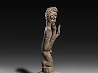 A large borneo hampagong tribal fertility sculpture in carved exotic hardwood 85 cm. (33.46 in.) - afbeelding 2 van  5