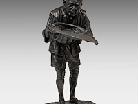 A large bronze japanese okimono of a man sifting grain, signed, meiji period (1868-1912), h 71,5 cm - afbeelding 2 van  8