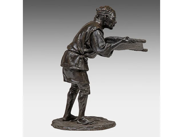 A large bronze japanese okimono of a man sifting grain, signed, meiji period (1868-1912), h 71,5 cm - afbeelding 5 van  8