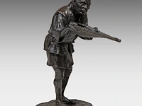A large bronze japanese okimono of a man sifting grain, signed, meiji period (1868-1912), h 71,5 cm - afbeelding 6 van  8