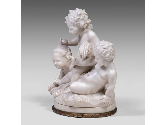 A large carrara marble group of playing putti as an allegory of harvest, 19thc 55 cm. (21.64 in.) - afbeelding 3 van  6