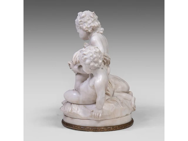A large carrara marble group of playing putti as an allegory of harvest, 19thc 55 cm. (21.64 in.) - afbeelding 4 van  6