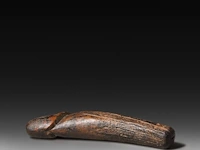 A large carved wooden palad khik, 19thc, l 30 cm - afbeelding 3 van  4