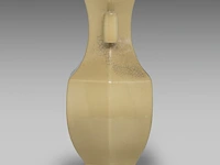 A large chinese yellow crackle-glazed hexagonal hu vase, with a qianlong mark, h 46 cm - afbeelding 5 van  7