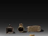 A large collection of bronze traditional indian lingams - afbeelding 5 van  7