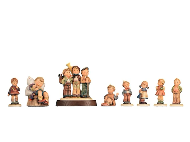 A large collection of ca. 80 hummel figurines - afbeelding 3 van  15