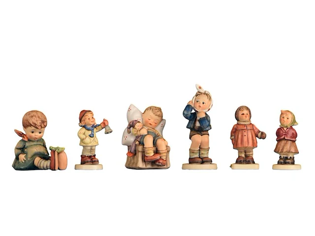 A large collection of ca. 80 hummel figurines - afbeelding 6 van  15