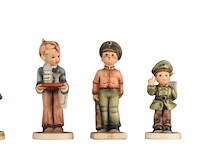 A large collection of ca. 80 hummel figurines - afbeelding 8 van  15