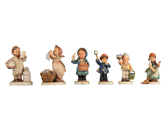 A large collection of ca. 80 hummel figurines - afbeelding 9 van  15