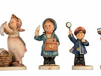 A large collection of ca. 80 hummel figurines - afbeelding 9 van  15