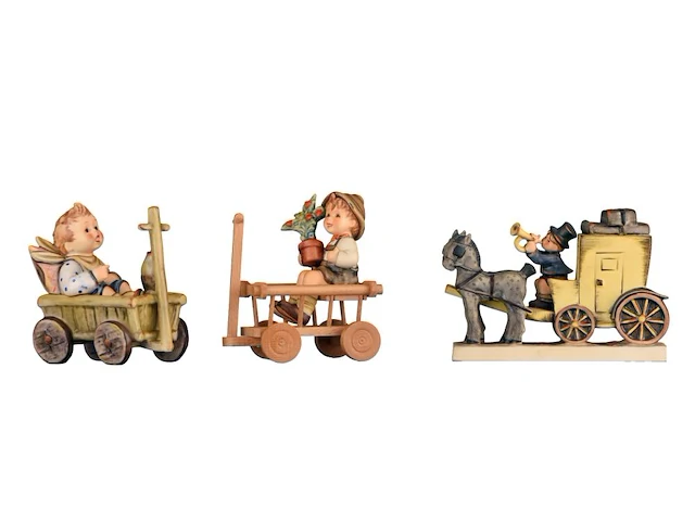 A large collection of ca. 80 hummel figurines - afbeelding 14 van  15