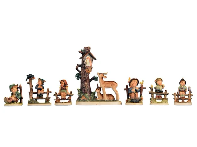 A large collection of ca. 80 hummel figurines - afbeelding 15 van  15