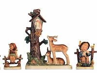A large collection of ca. 80 hummel figurines - afbeelding 15 van  15