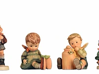 A large collection of ca. 80 hummel figurines - afbeelding 3 van  14