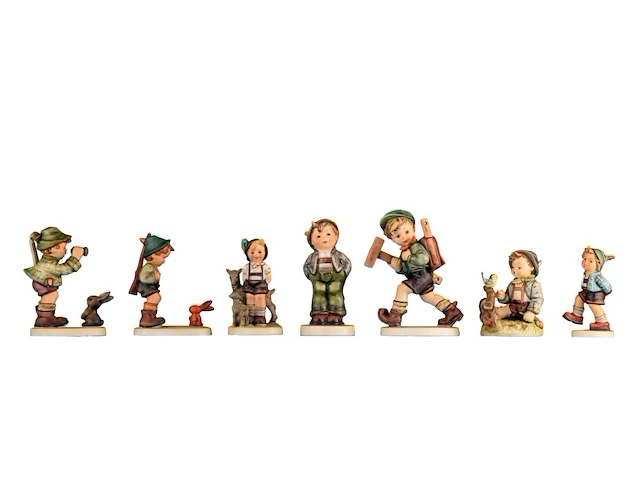 A large collection of ca. 80 hummel figurines - afbeelding 7 van  14
