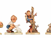 A large collection of ca. 80 hummel figurines - afbeelding 8 van  14