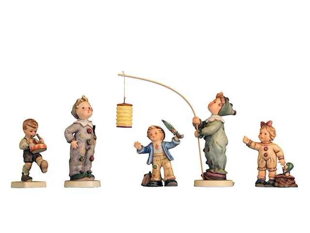 A large collection of ca. 80 hummel figurines - afbeelding 9 van  14