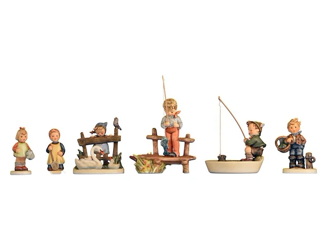 A large collection of ca. 80 hummel figurines - afbeelding 10 van  14
