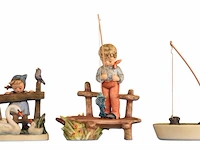 A large collection of ca. 80 hummel figurines - afbeelding 10 van  14