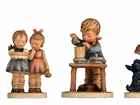 A large collection of ca. 80 hummel figurines - afbeelding 14 van  14