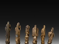 A large collection of small thai palad khik phallic amulets, h 6,5 cm (tallest) - afbeelding 5 van  5