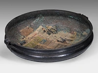 A large indian bronze urli temple bowl, 19thc, h 22 - ø 77 cm - afbeelding 8 van  8