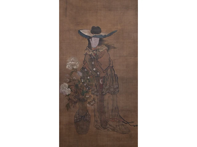 A large japanese painting, 'female sea demon and peony vase', colour on silk, edo period, 108 x 182,5 cm - afbeelding 1 van  4