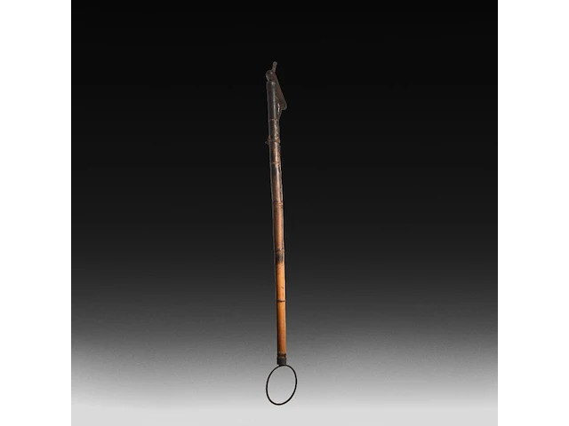 A large japanese phallic bamboo 'jizai kagi' (kettle hook), h 160 cm (total) - h 33 cm (the phallus) - afbeelding 3 van  5