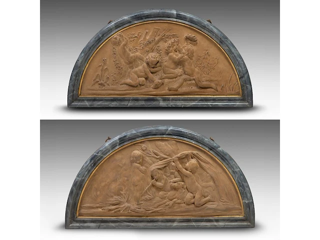 A large pair of terracotta patinated plaster basso-relievo supraposta with playing putti, in a marble imitation frame, 19thc 80 x 145 cm. (31 1/2 x 57.09 in.) - afbeelding 1 van  5