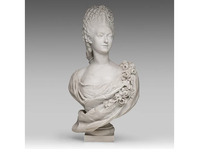 A large sèvres-type biscuit bust of marie-adélaïde-clotilde de france, queen of sardinia (1759-1802) 72 cm. (28.35 in.) - afbeelding 1 van  7