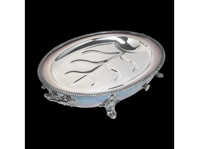A large silver plate armorial cloche and warming tray, 'n'oubliez', elkington & co, total h 45 cm - afbeelding 24 van  26