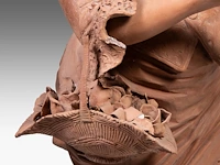A large terracotta sculpture of a lady holding a flower basket, marked 'dall'ara ec, terracotta, milano', ca. 1900 teracotta 148 cm. (58.27 in.), total 208 cm. (81.89 in.) - afbeelding 12 van  12