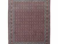 A large woollen oriental persian rug, decorated with flower vases 397 x 301 cm. (156.30 x 118 1/2 in.) - afbeelding 2 van  7