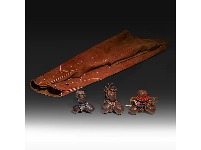 A leather orkila woman's circumcision skirt, masaï people, kenya - afbeelding 1 van  6