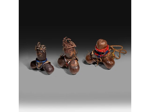 A leather orkila woman's circumcision skirt, masaï people, kenya - afbeelding 3 van  6