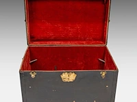 A leather-upholstered travel trunk by maison goyard 53 x 80 x 52 cm. (20.87 x 31 1/2 x 20.46 in.) - afbeelding 8 van  8