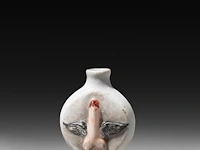A limoges porcelain snuff bottle with a winged phallus and a vulva 6 cm. (2.35 in.) - afbeelding 2 van  5