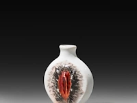 A limoges porcelain snuff bottle with a winged phallus and a vulva 6 cm. (2.35 in.) - afbeelding 5 van  5