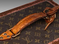 A louis vuitton 'boite pharmacie' toiletry trunk in monogram canvas 25.5 x 35 x 21.5 cm. (10.03 x 13.77 x 8.46 in.) - afbeelding 6 van  14