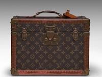 A louis vuitton 'boite pharmacie' toiletry trunk in monogram canvas 25.5 x 35 x 21.5 cm. (10.03 x 13.77 x 8.46 in.) - afbeelding 7 van  14