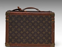 A louis vuitton 'boite pharmacie' toiletry trunk in monogram canvas 25.5 x 35 x 21.5 cm. (10.03 x 13.77 x 8.46 in.) - afbeelding 9 van  14